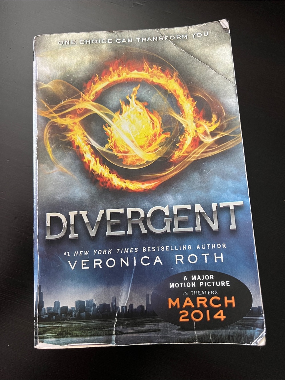 Divergent by - Blue Cover Paperback